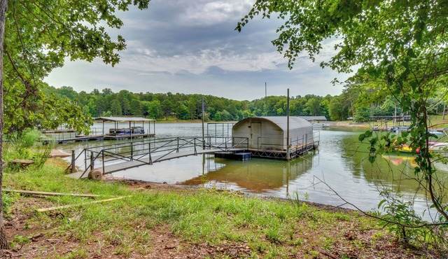 Peaceful Lake Hartwell Gem w/Boat Dock