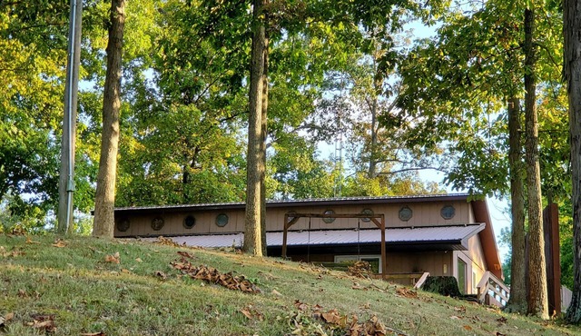 Peaceful Lake House Cabin 1, Kayaks Provided Free, Direct Water Access!