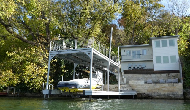 Peaceful Lake Retreat: Modern Comfort, Scenic Views and Fires Under the Stars