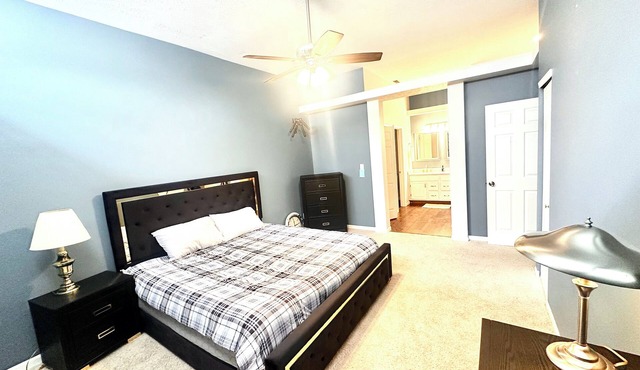 Peaceful lake view 3-bedroom bungalow