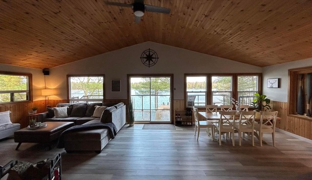 Peaceful Lakefront Cottage on Harris Lake
