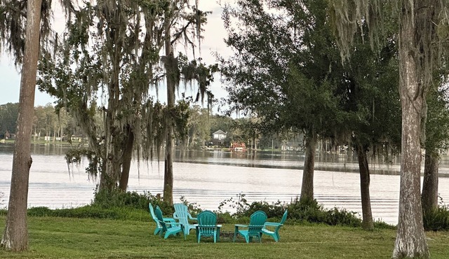 Peaceful Lakefront Home!