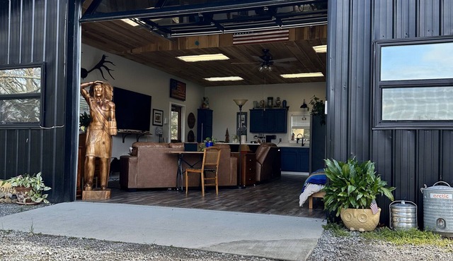 Peaceful Lakeside Cabin with Campsite Access Nature Lover’s Getaway in Stanford