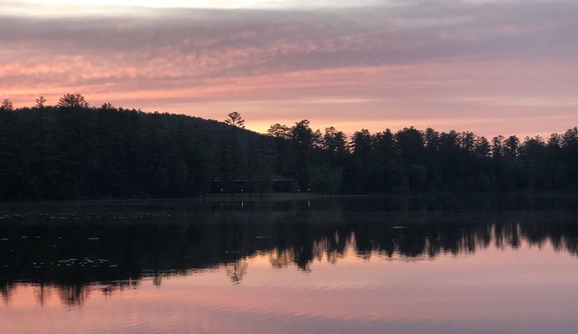 Peaceful Lakeside Retreat with Private Beach