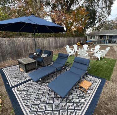 Peaceful Lakeside Retreat - Cozy 3BR Waterfront Home