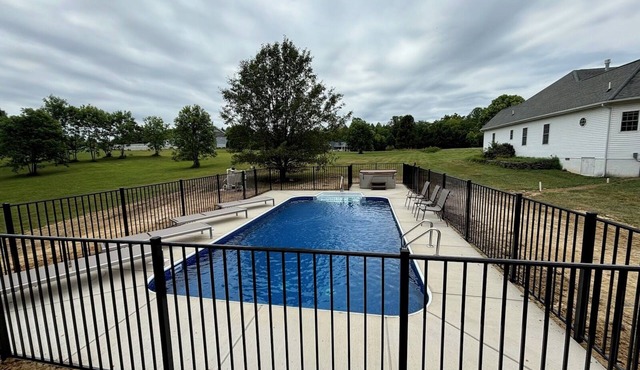 Peaceful, lakeside retreat-private pool, hot tub, private dock, boatslip & more!