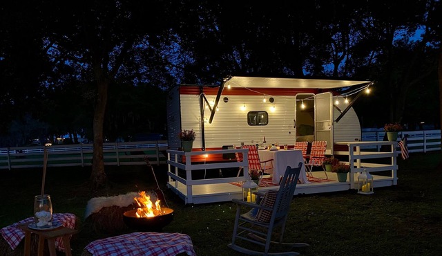 Peaceful Lakeside Sanctuary for Life's Simple Joys