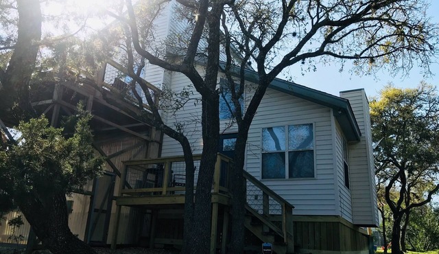 Peaceful LAKEVIEW Home with tons of outdoor space and privacy!