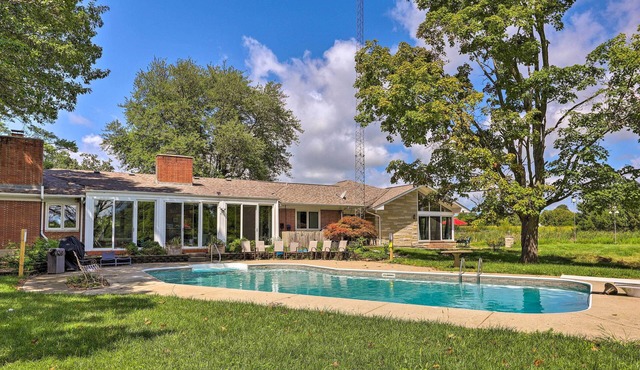 Peaceful Lebanon Farmhouse/Ranch w/Pool!