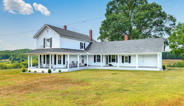 Peaceful Lenoir Home w/Valley & Mountain Views!