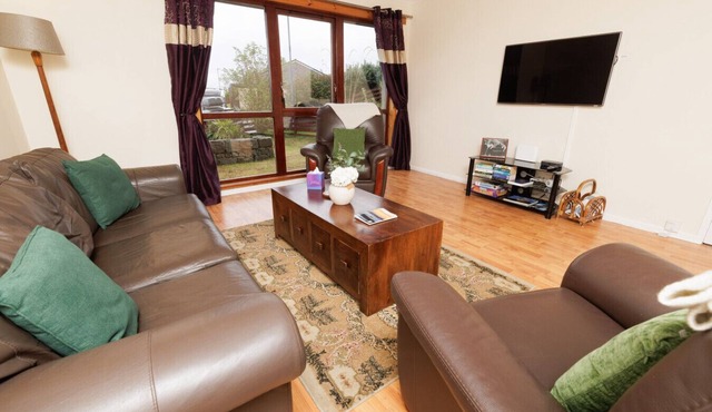 Peaceful Lerwick Stay; Large Garden, Isles Views