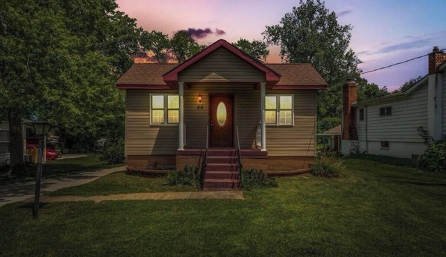 Peaceful little house in the heart of Maryland Heights