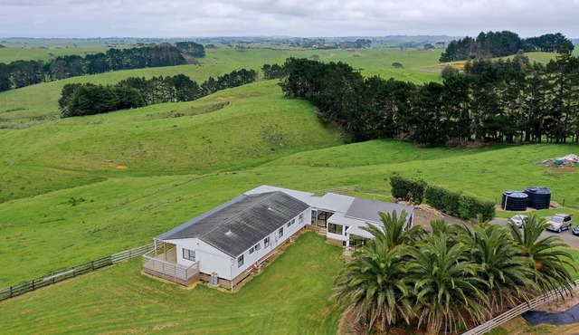 Peaceful location with many beaches and walks around