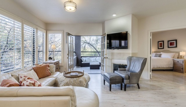 Peaceful Luxury Condo on Ground Floor -Ventana Canyon Area Catalina Foothills
