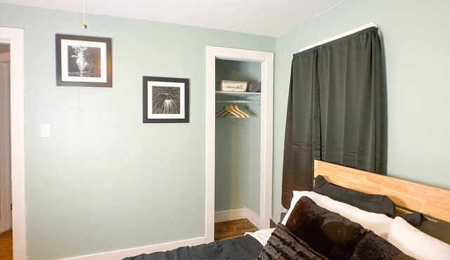 Peaceful Luxury Newly Renovated 4 BR with Fire Pit