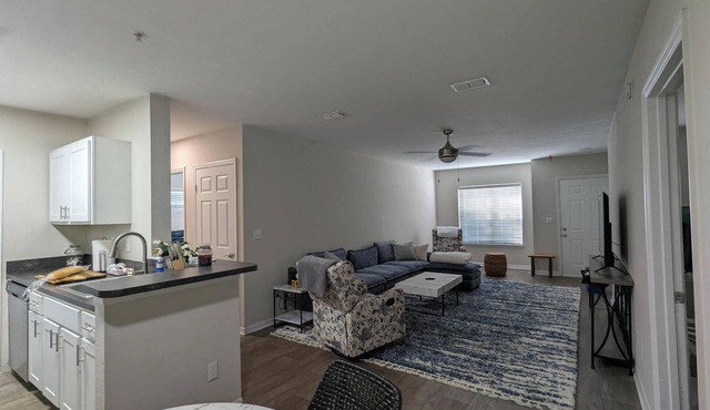 Peaceful Mayo Condo - 5 Min to Mayo, Pool & Gym, Beach & UNF Nearby