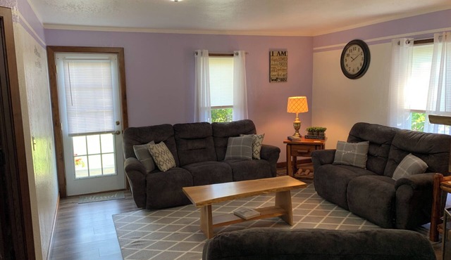 Peaceful Meadows. Rural, peaceful, sleeps 9