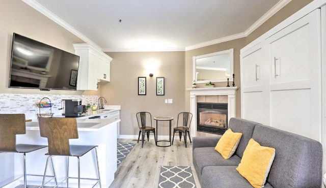 Peaceful Midway Studio with Mountain and Golf Views!