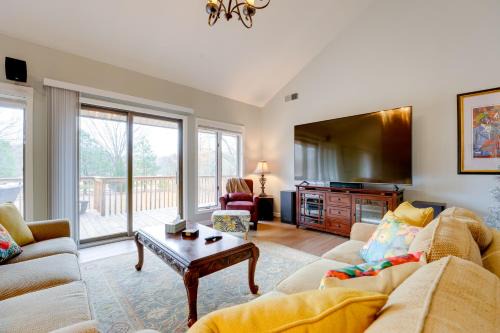 Peaceful Millington Home about 13 Mi to Memphis!