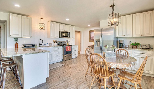 Peaceful Missouri Getaway w/Valley View & Patio!