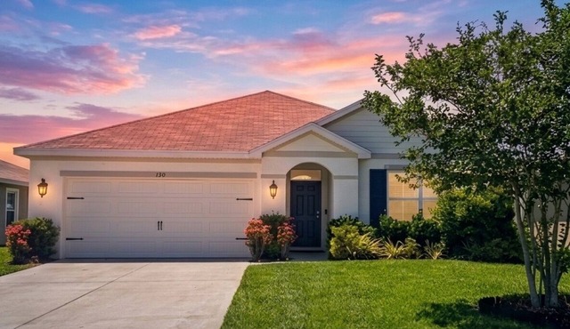 Peaceful Modern Retreat Pool Lake View Gulf Beaches Nearby