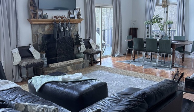 Peaceful mountain and lake retreat with resort amenities