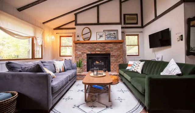 Peaceful Mountain Cabin in Lakefront Community