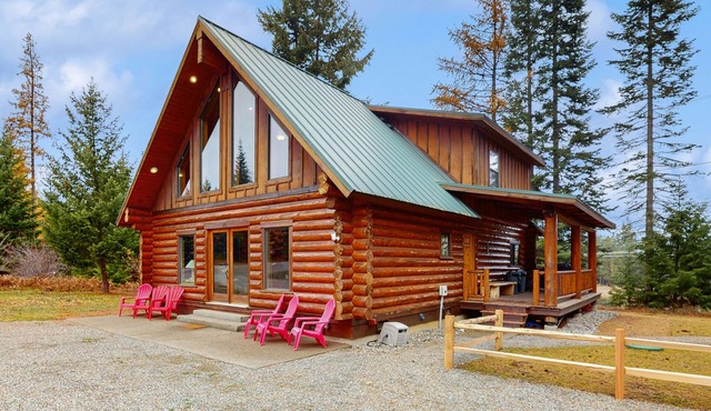 Peaceful mountain cabin with beautiful views and total privacy