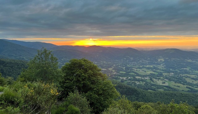Peaceful Mountain gîte with garden, BBQ and fire pit