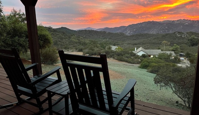 Peaceful mountain retreat! Amazing sunsets + nearby trails