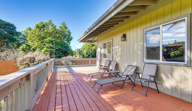 Peaceful Naalehu Paradise: 5 Mi to Beach!