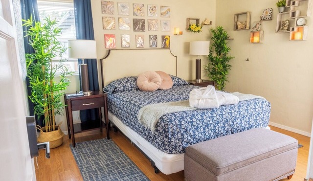 PEACEFUL, NEAR SDSU, CENTRAL with LG PATIO, FULL KITCHEN, COZY BEDS, GATED HOME