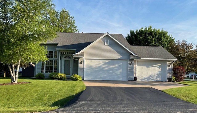 Peaceful Neighborhood 5 Miles from EEA Grounds