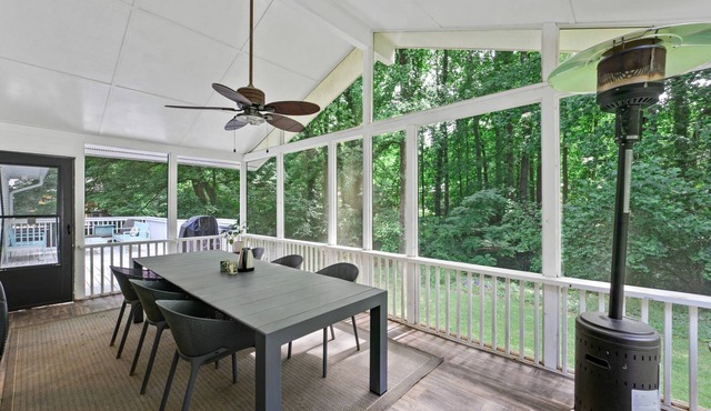 Peaceful Neighborhood Retreat Near Downtown Atlanta: Pet-friendly with Screened Porch & Grill
