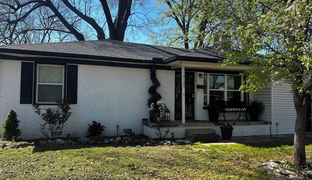 Peaceful neighborhood within minutes to many of the greater Tulsa venues