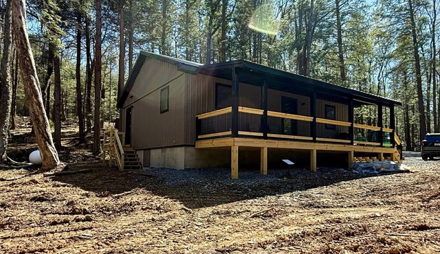 Peaceful new 2-bedroom cabin with AC/WIFI in charming Aurora, near Thomas/Davis