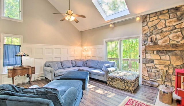 Peaceful New Market Cabin with Deck and Fire Pit!