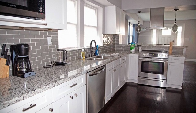 Peaceful New Orleans Home! Perfect for your family or company.