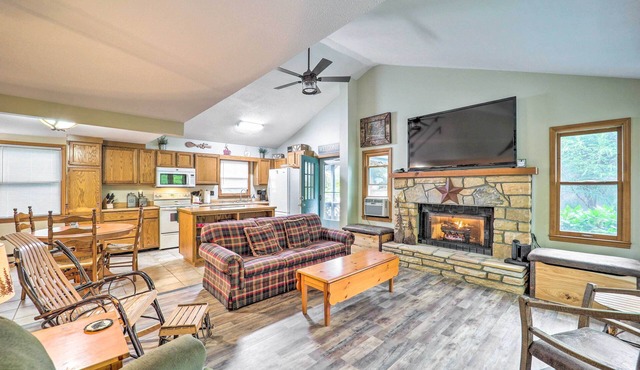 Peaceful Newland Family Cottage w/2 Decks!