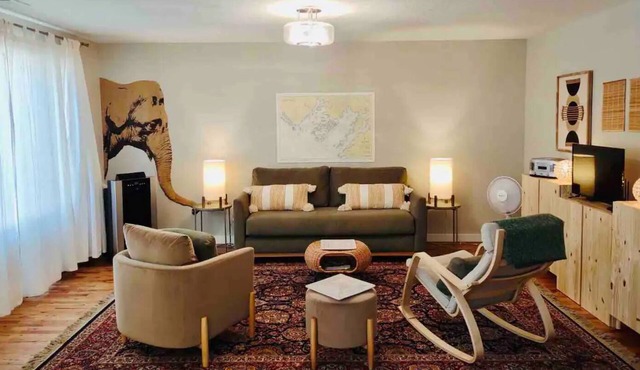 Peaceful, newly renovated home away from home