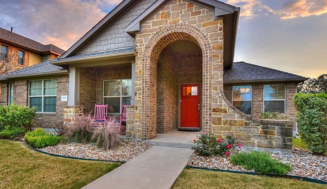 Peaceful Oasis Long-Term Close to Downtown Georgetown Gorgeous Super Clean Cozy