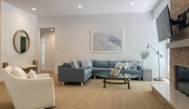 🌟 Peaceful Oasis w/Private beach 200 ft away+New Hot Tub+only 8 mins to town🌟