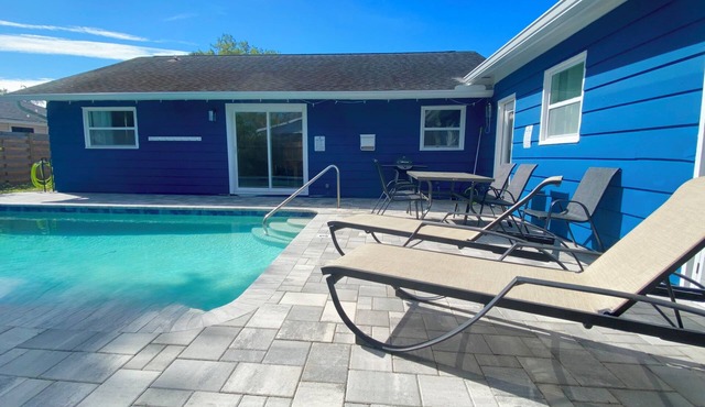 Peaceful Oasis with Pool near Downtown and Beaches