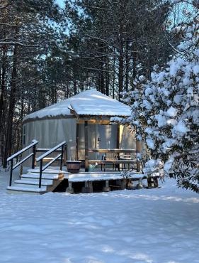 Peaceful Off-Grid Yurt Farm Stay with Modern Comforts - Optional Farm Breakfast