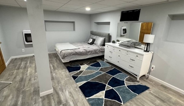 Peaceful one bedroom in university district