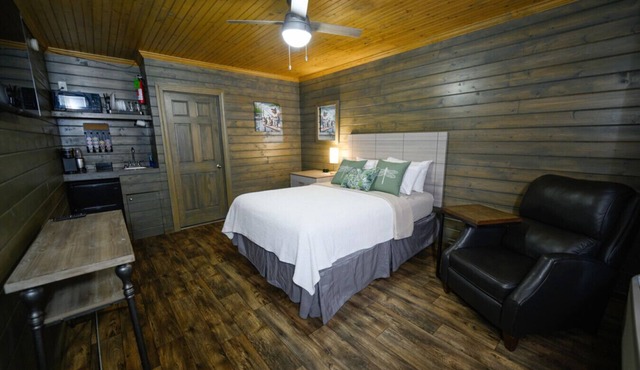 Peaceful Orchard Getaway! High-Speed Internet!