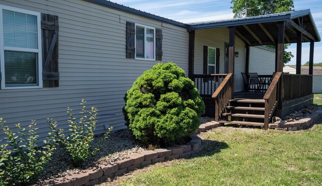 Peaceful Ozark Escape Near the Artesian Well, 2BR/2BA Retreat