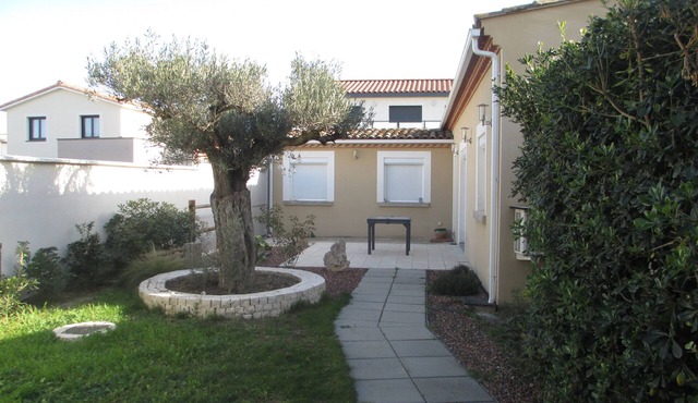 Peaceful property 15 minutes from Lac du Salagou