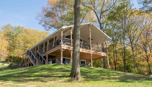 Peaceful Paradise: "Gorgeous Cayuga Lake Views Near Ithaca!"