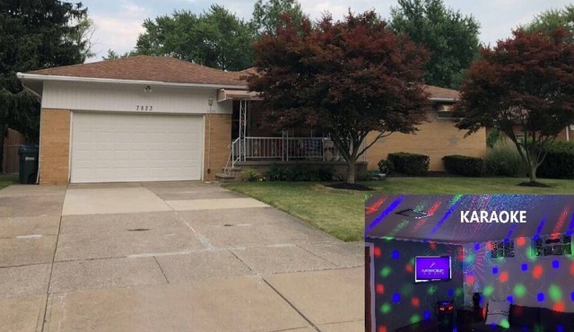 Peaceful Parma Ranch. Large fenced-in backyard. Basement Rec Room. n